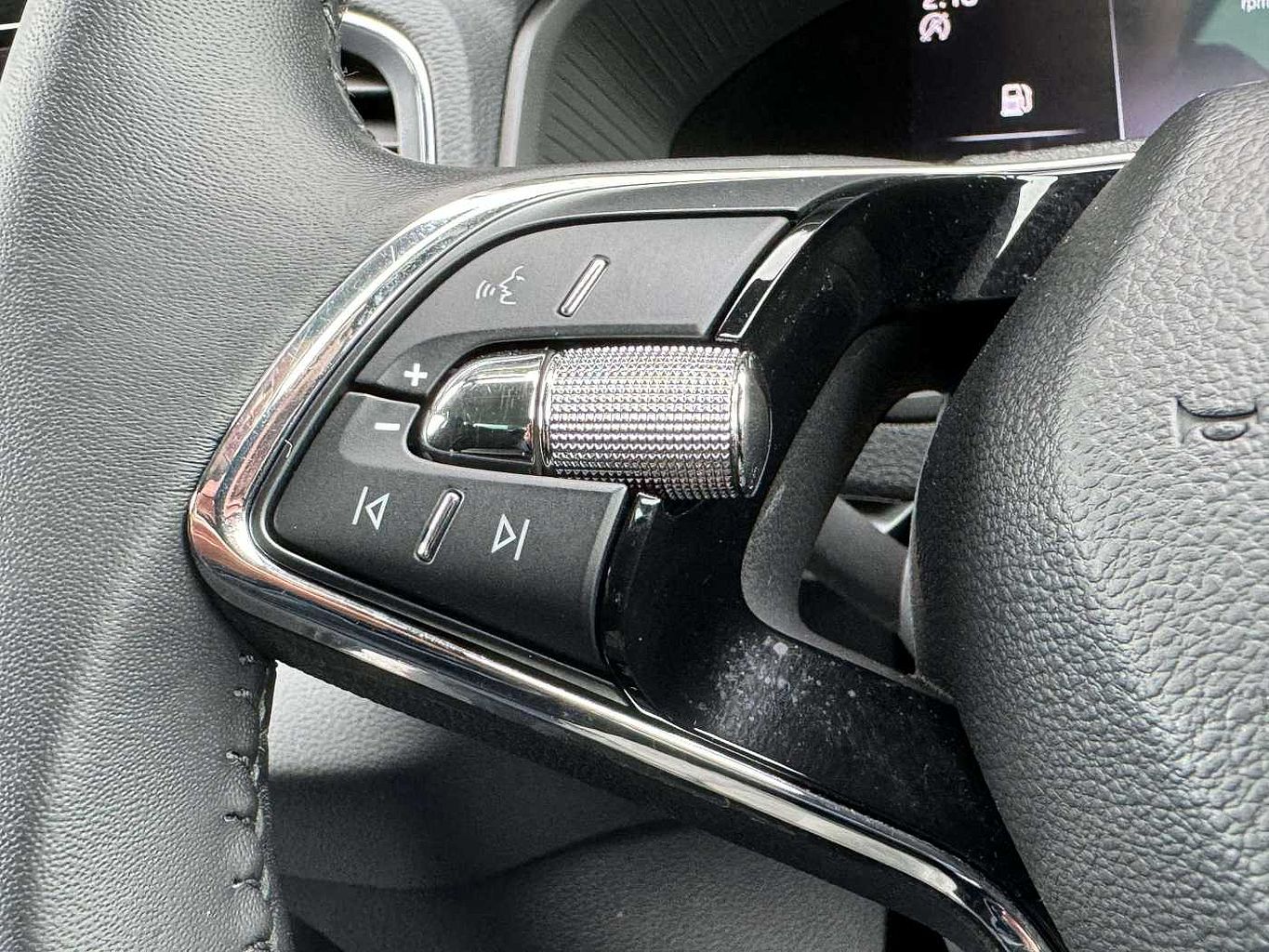 SKODA Karoq SUV 2.0TDI (150ps) SE Drive SCR