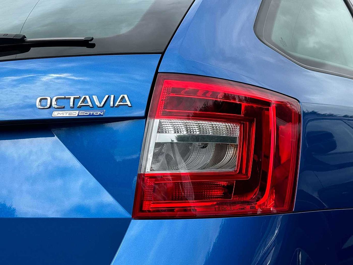SKODA Octavia Estate 1.5 TSI (150ps) SE Drive ACT DSG